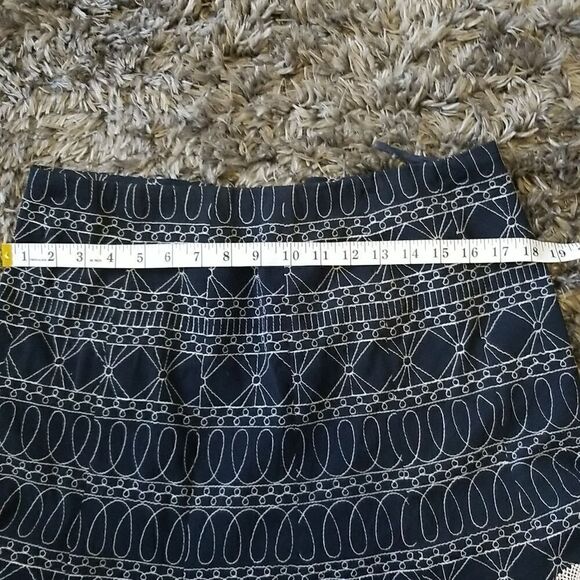 WDNY Blue Skirt with Embroidery Design sz 8 - Picture 9 of 12